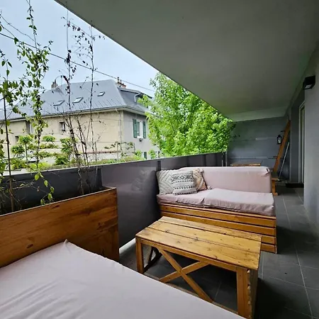 Appartement T2 élégant Avec Terrasse Proche Du Du Bourget