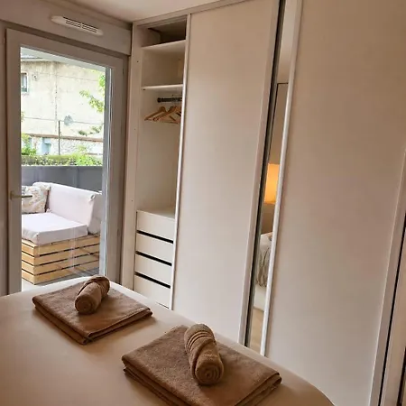 T2 élégant Avec Terrasse Proche Du Du Bourget Appartement *